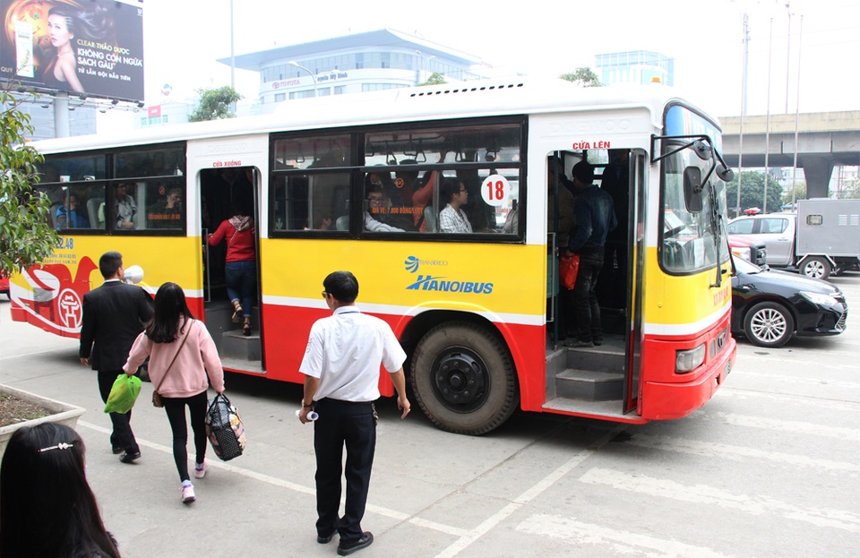 Bến xe Mỹ Đình vắng vẻ lạ thường ngày đầu nghỉ Tết - 8 Bến xe Mỹ Đình vắng vẻ lạ thường ngày đầu nghỉ Tết - 8