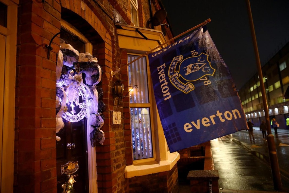 Nhìn lại thất bại cay đắng của Arsenal trên sân Everton - 3
Không khí giáng sinh bắt đầu xuất hiện tại các sân đấu của bóng đá Anh