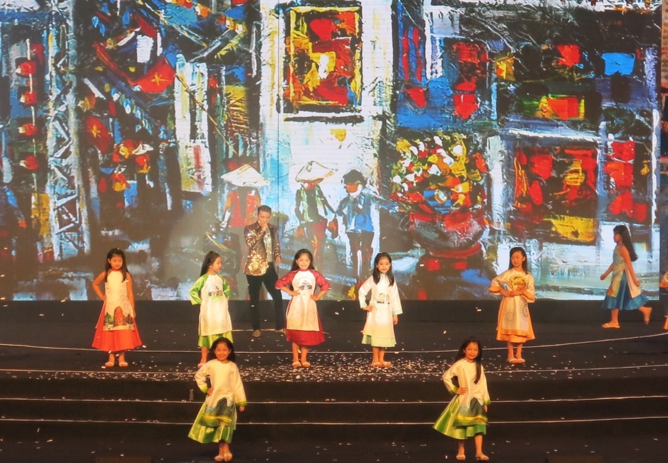 Nghệ sĩ Việt hội tụ trong đêm “Đà Nẵng tuổi 20...” - 11