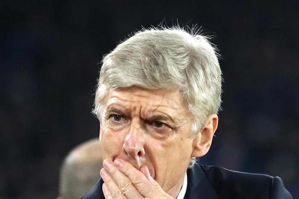 Nhìn lại thất bại cay đắng của Arsenal trên sân Everton - 4
Chút lo lắng của Wenger trước giờ bóng lăn, đội bóng của ông có đang có 14 trận bất bại ở Premier League
