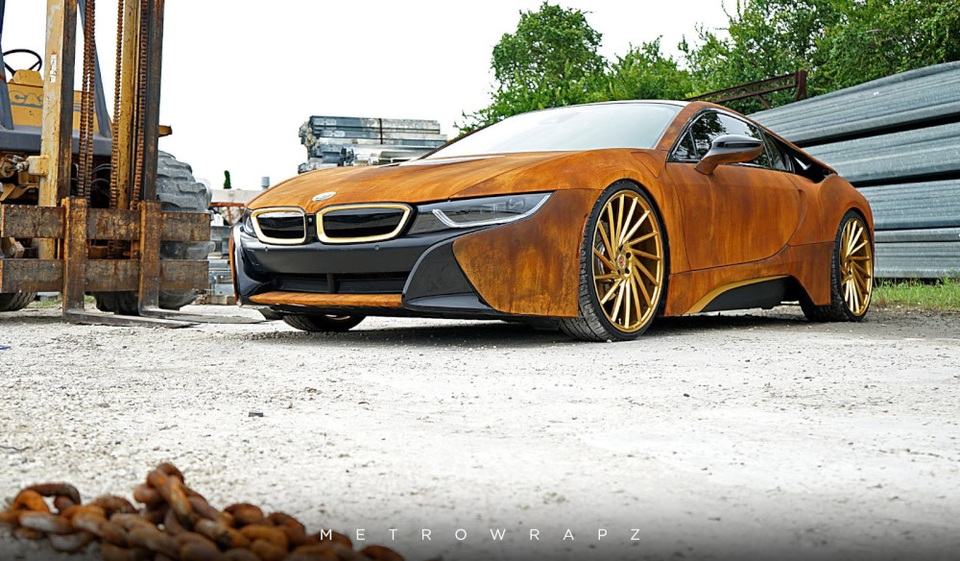 Một chiếc BMW i8 độ màu lạ - 1 Một chiếc BMW i8 độ màu lạ - 1