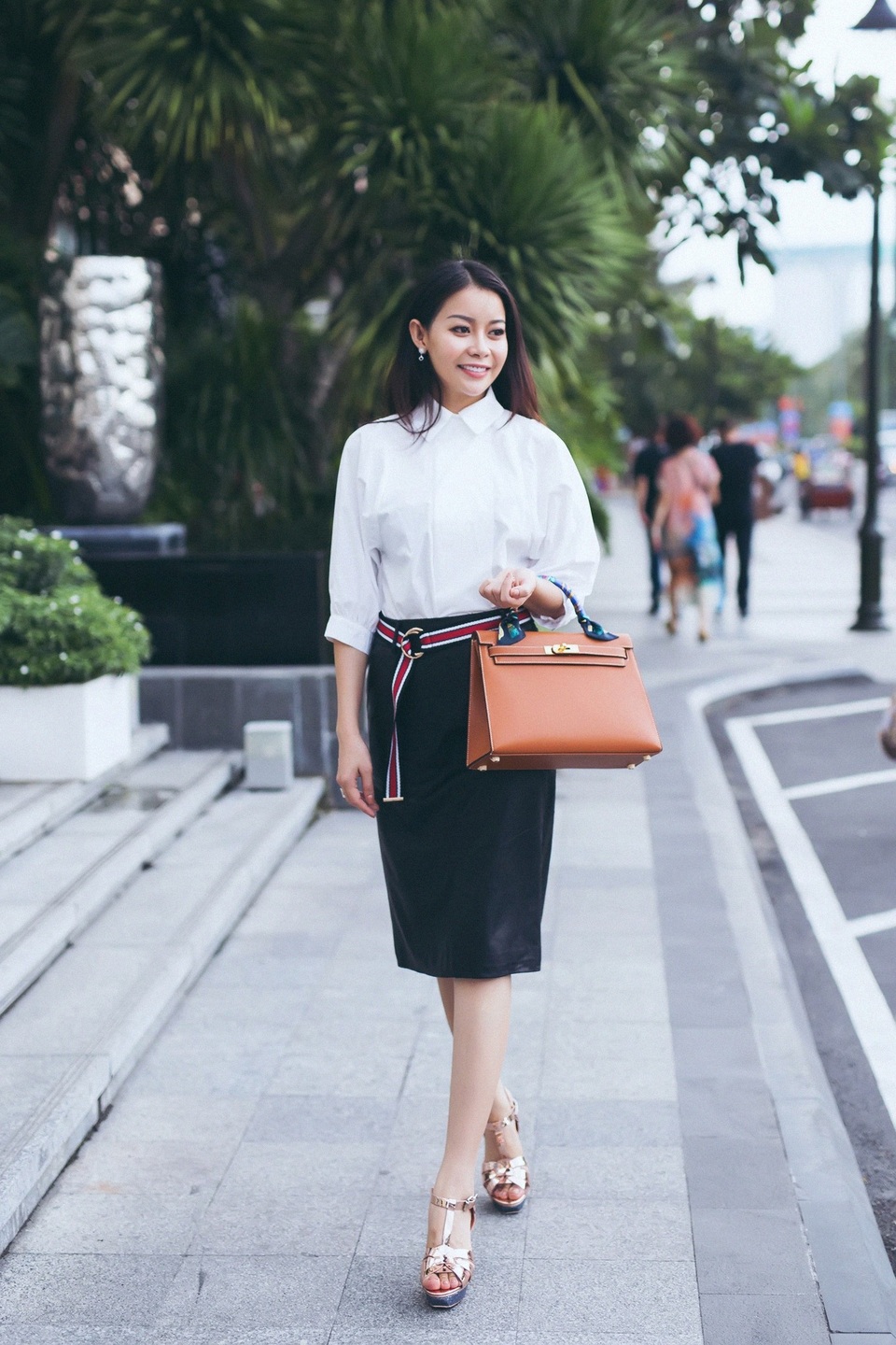 Hoa hậu Hải Dương – Viên ngọc quý tỏa sáng giữa đời - 2 Hoa hậu Hải Dương – Viên ngọc quý tỏa sáng giữa đời - 2