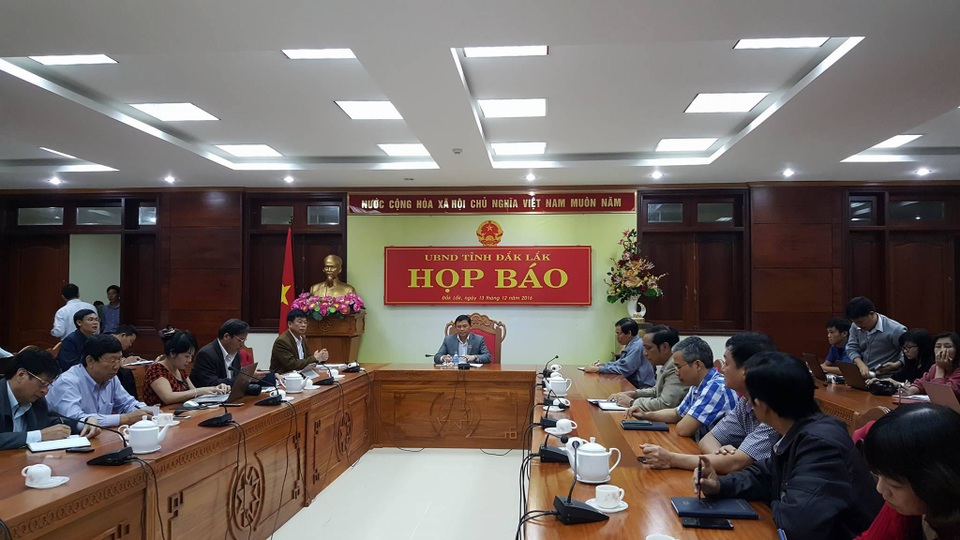Vụ nổ tại Công an tỉnh: 6 chiến sĩ thương vong, không phải khủng bố - 3
Quang cảnh buổi họp báo