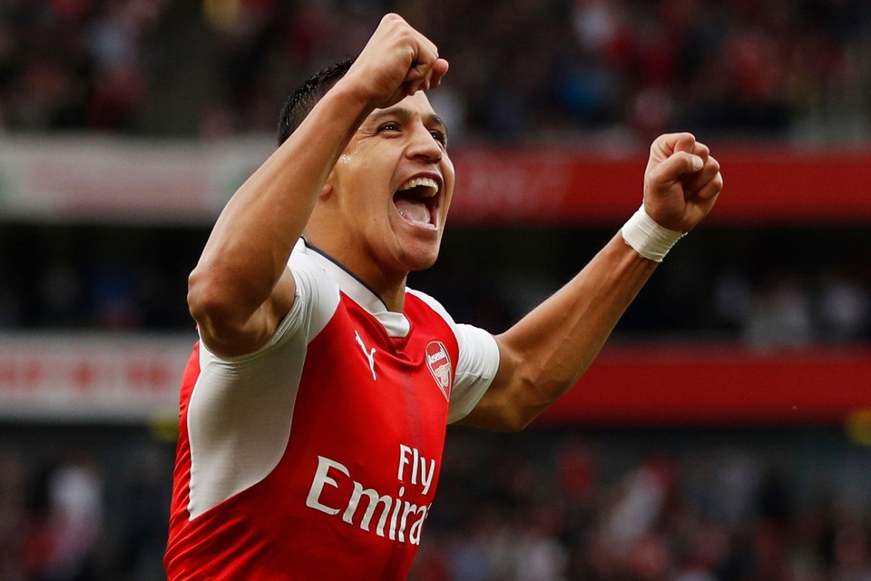 Nhìn lại chiến thắng đẹp của Arsenal trước Chelsea - 7
Niềm vui của Sanchez sau khi ghi bàn