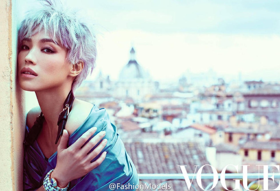 Thư Kỳ lạ lẫm và cá tính với tóc tém - 6
Thư Kỳ cũng thổ lộ với bạn bè rằng, cô muốn sớm có con để hạnh phúc gia đình được viên mãn.