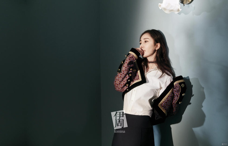Dương Mịch bình thản đối diện với scandal ngoại tình của chồng - 9
Những hình ảnh mới nhất của Dương Mịch