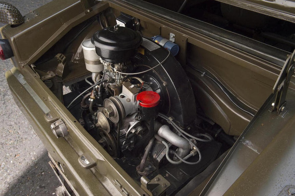 Cận cảnh chiếc xe quân sự hiếm thấy của Porsche - 17