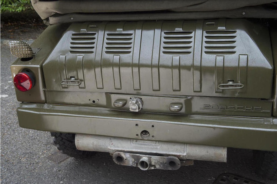 Cận cảnh chiếc xe quân sự hiếm thấy của Porsche - 15