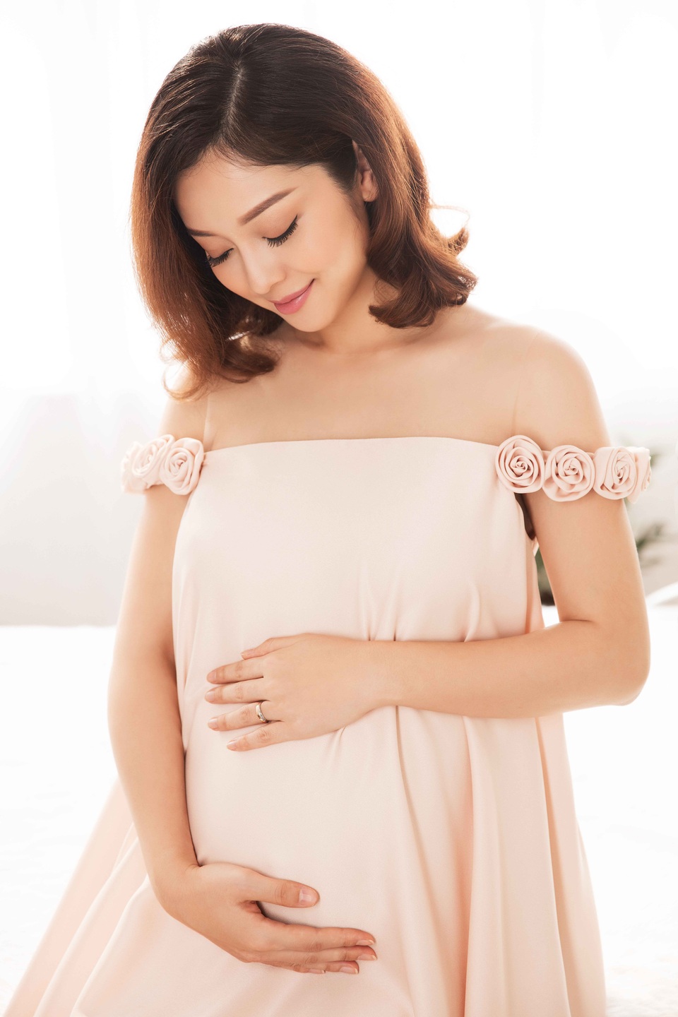 Jennifer Phạm rạng ngời khoe bụng bầu lần ba - 6
Jennifer và Quang Dũng có với nhau con trai Bảo Nam, năm nay 8 tuổi và đang sống ở Mỹ với ông bà ngoại. Quang Dũng cũng thường xuyên tới thăm con trong mỗi chuyến sang Mỹ