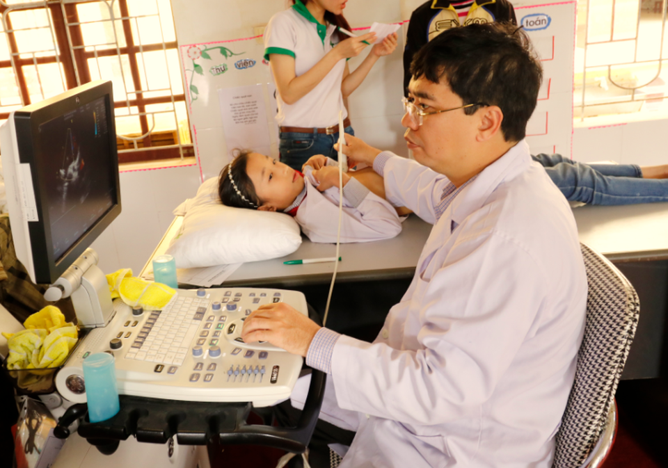 
Bệnh lý tim mạch bẩm sinh ở trẻ nhỏ là trường hợp rất nguy hiểm, nhưng hoàn toàn có thể chữa khỏi nếu phát hiện và điều trị sớm
