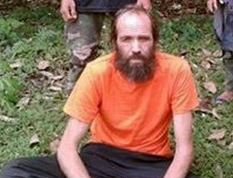 Phiến quân Philippines thả con tin Na Uy sau 1 năm giam giữ - 1
Kjartan Sekkingstad được trả tự do sau 1 năm bị bắt cóc (Ảnh: Reuters)