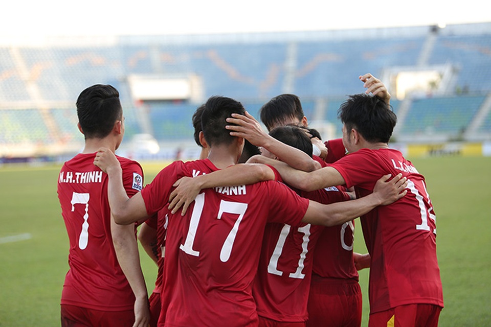 Khoảnh khắc ăn mừng bàn thắng đầy cảm xúc của Trọng Hoàng - 6