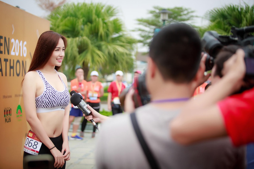 Hoa hậu Mai Phương Thuý mặt mộc chay bộ vào sáng sớm - 10 Hoa hậu Mai Phương Thuý mặt mộc chay bộ vào sáng sớm - 10
