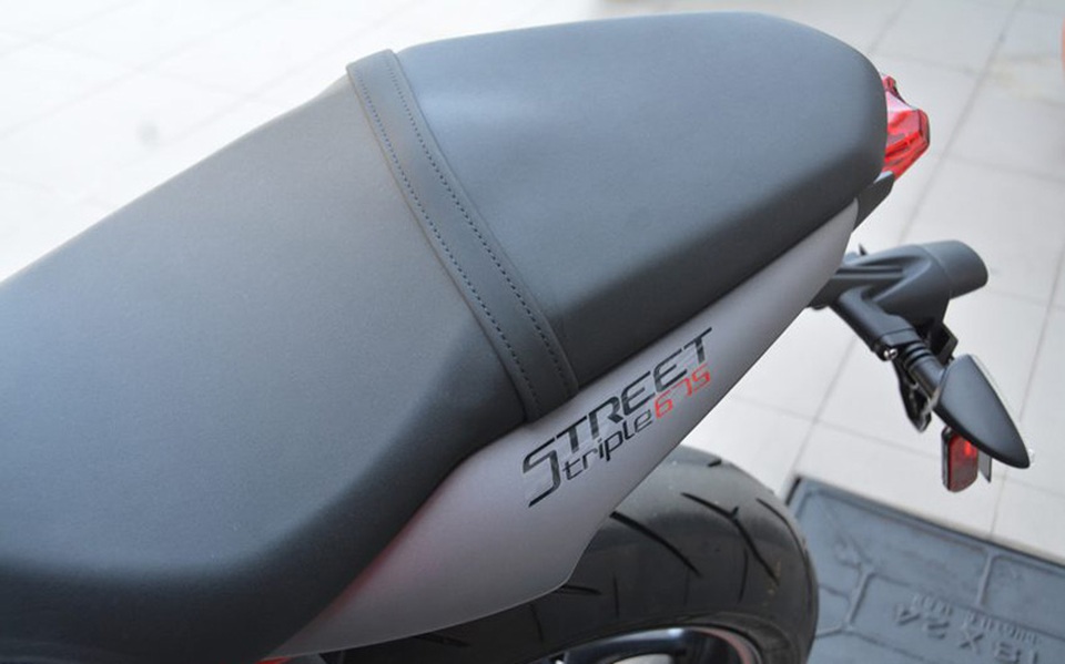 Triumph Street Triple 765 - Người thay thế đã tới - 12