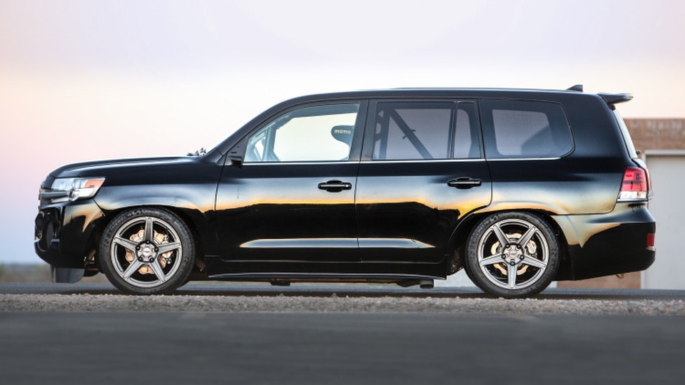 Land Cruiser có thể mạnh hơn cả Bentley Bentayga - 4 Land Cruiser có thể mạnh hơn cả Bentley Bentayga - 4