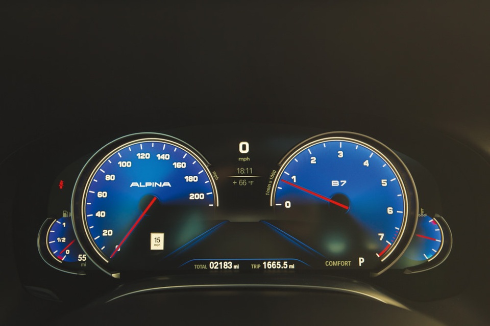 Cận cảnh tuyệt phẩm BMW Alpina B7 - 10 Cận cảnh tuyệt phẩm BMW Alpina B7 - 10