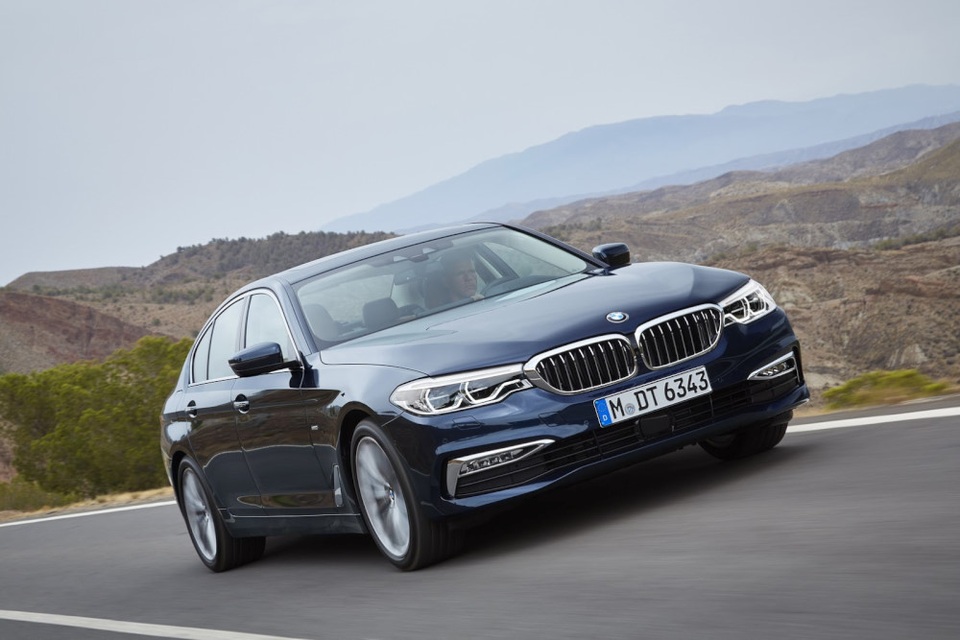 BMW 5-Series thế hệ mới chính thức ra mắt - 5 BMW 5-Series thế hệ mới chính thức ra mắt - 5