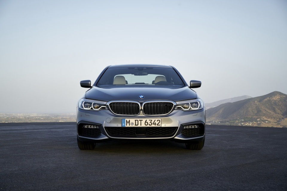 BMW 5-Series thế hệ mới chính thức ra mắt - 1 BMW 5-Series thế hệ mới chính thức ra mắt - 1