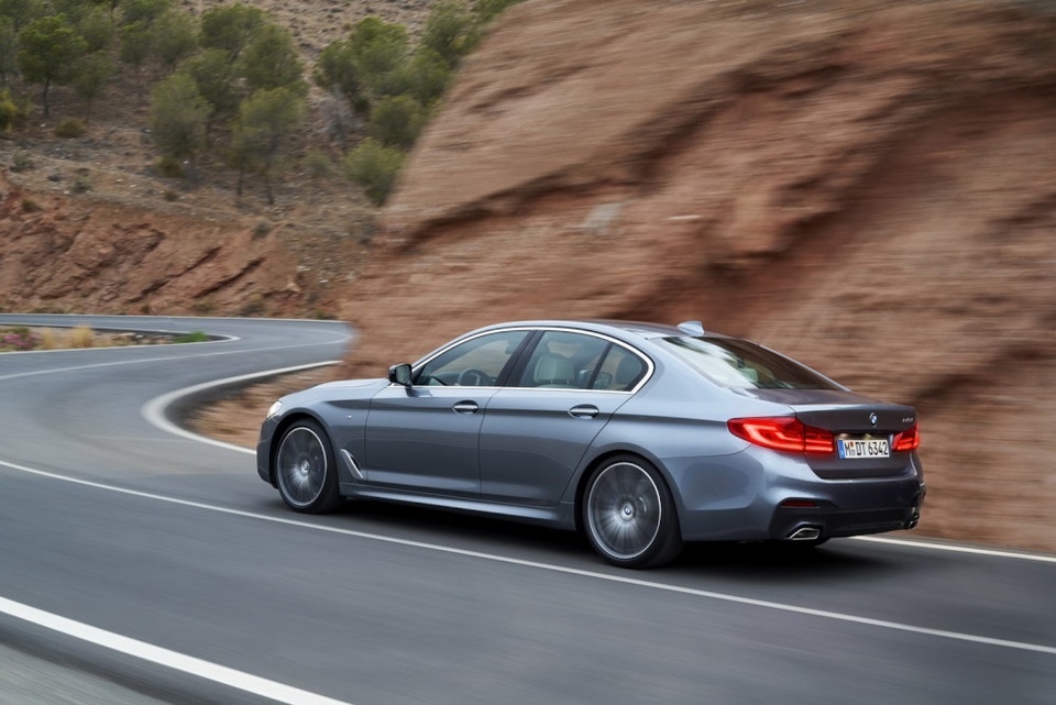 BMW 5-Series thế hệ mới chính thức ra mắt - 26 BMW 5-Series thế hệ mới chính thức ra mắt - 26