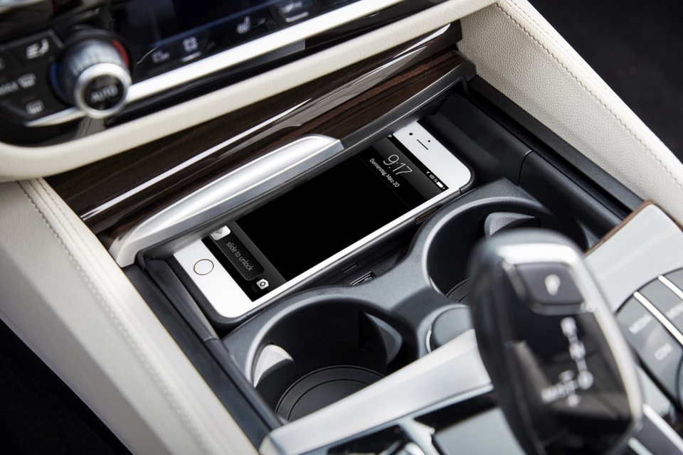 BMW 5-Series thế hệ mới chính thức ra mắt - 19 BMW 5-Series thế hệ mới chính thức ra mắt - 19