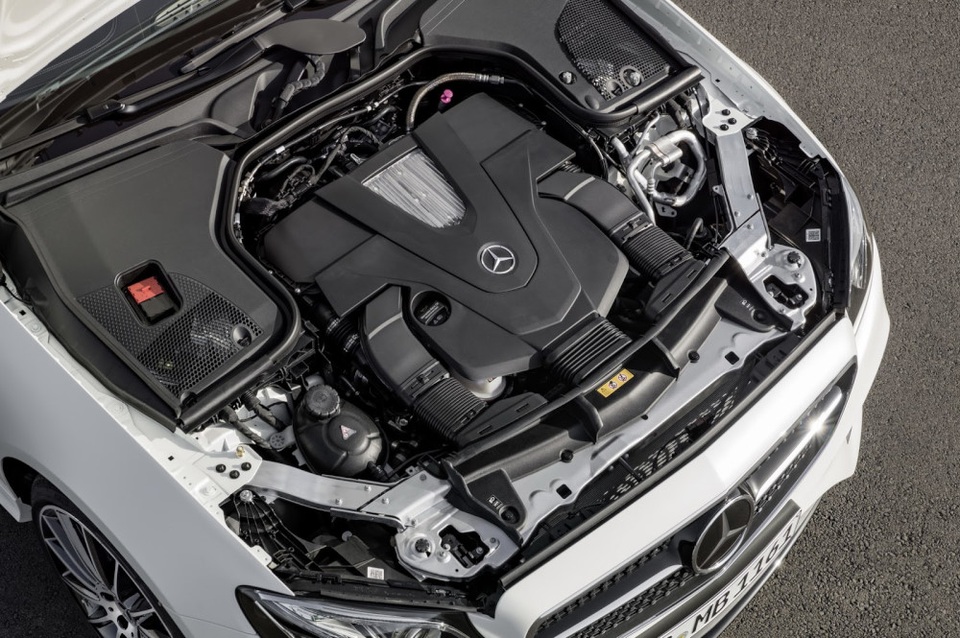 Mercedes-Benz chính thức giới thiệu E-Class Coupe mới - 10