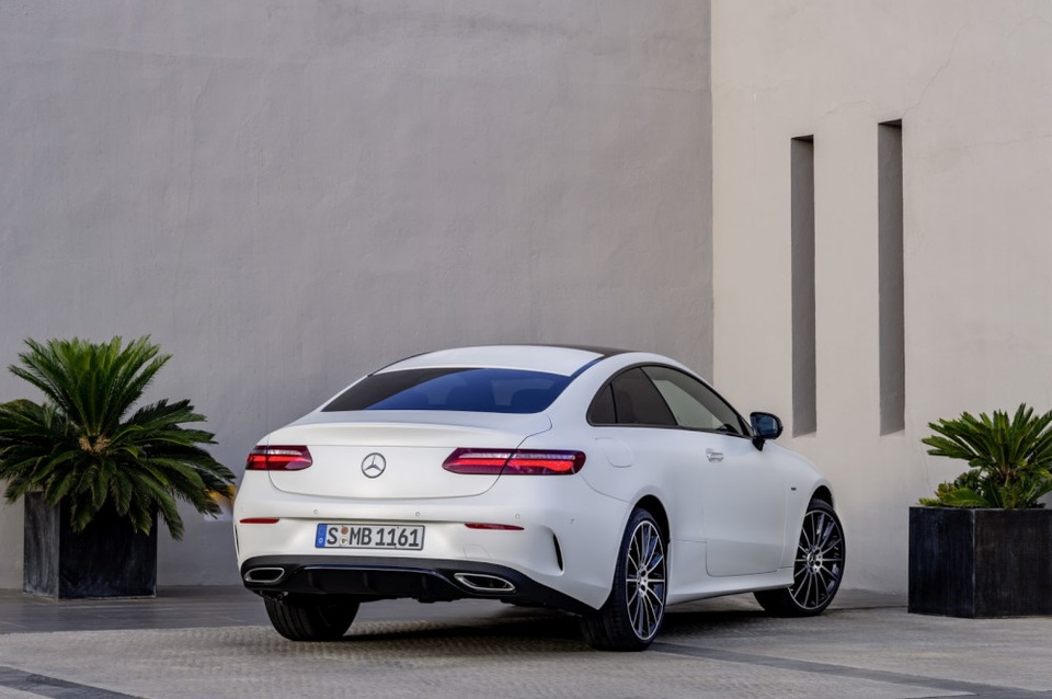 Mercedes-Benz chính thức giới thiệu E-Class Coupe mới - 18