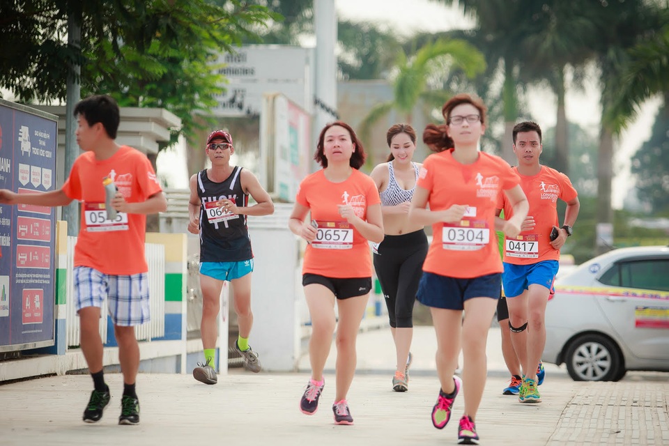 Hoa hậu Mai Phương Thuý mặt mộc chay bộ vào sáng sớm - 12 Hoa hậu Mai Phương Thuý mặt mộc chay bộ vào sáng sớm - 12