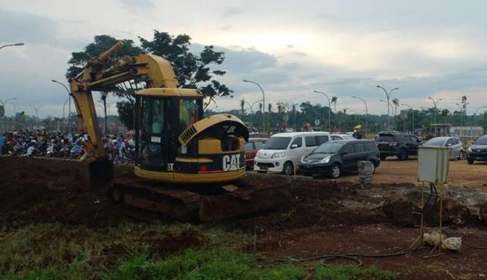 Sân Pakansari ngổn ngang trước đại chiến Indonesia - Việt Nam - 2 Sân Pakansari ngổn ngang trước đại chiến Indonesia - Việt Nam - 2
