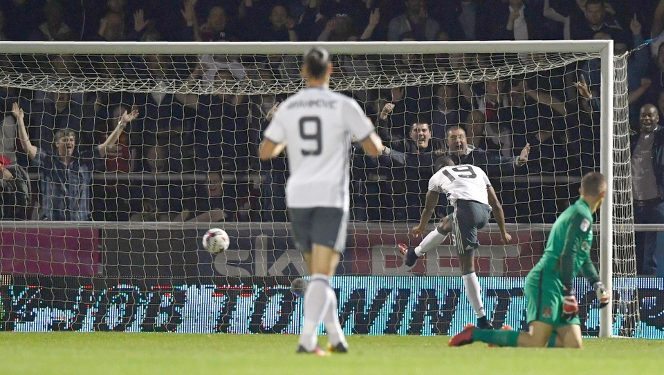 Nhìn lại chiến thắng của MU trước Northampton - 16
Rashford gia tăng cách biệt lên 3-1 ở phút 74 sau sai lầm của thủ thành Smith