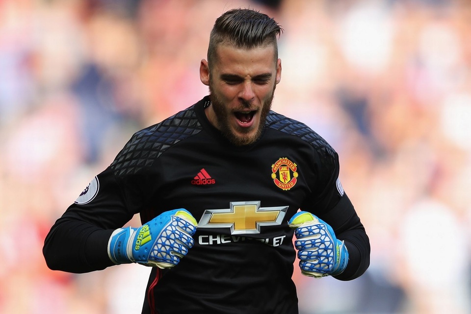Nhìn lại trận hòa thất vọng của MU trước Stoke - 17
De Gea vui mừng khi đồng đội ghi bàn