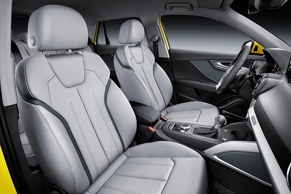 Audi Q2 đã sẵn sàng chinh phục thị trường Việt Nam - 4
Không gian nội thất khá thoải mái cho 5 người, với nhiều tuỳ chọn đèn trang trí, màu sắc cho da bọc ghế và ốp trang trí.