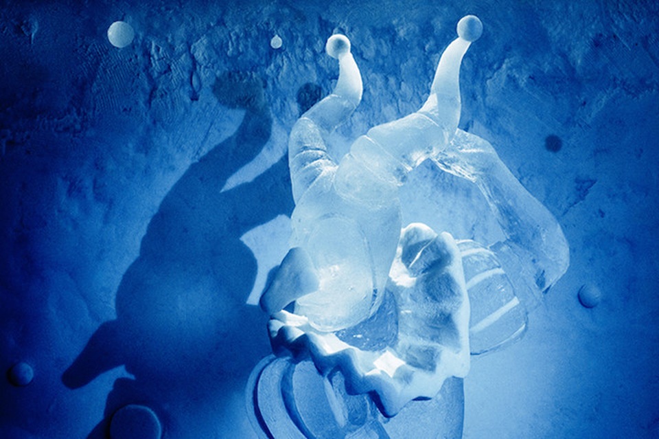 Bên trong khách sạn băng mở cửa quanh năm ở Thụy Điển - 3
Trong những năm qua, khách sạn tan chảy trong những tháng mùa hè, nhưng công nghệ làm mát mới sẽ cho phép khách sạn mở cửa 365 ngày một năm.