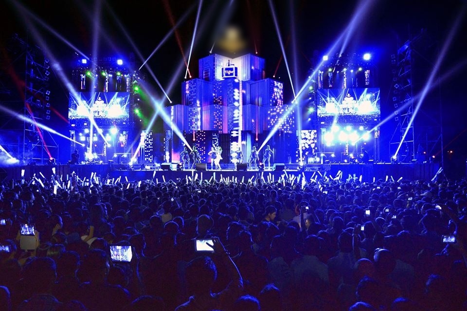 3 nữ DJ xinh đẹp về Đà Nẵng trong lễ hội đếm ngược chào năm mới 2017 - 1 Lễ hội đếm ngược chào đón năm mới 2017 tại Đà Nẵng hứa hẹn hoành tráng với sự góp mặt của các DJ xinh đẹp và dàn sao VOP (ảnh minh họa: Lễ hội đếm ngược chào năm 2016 tại Đà Nẵng)