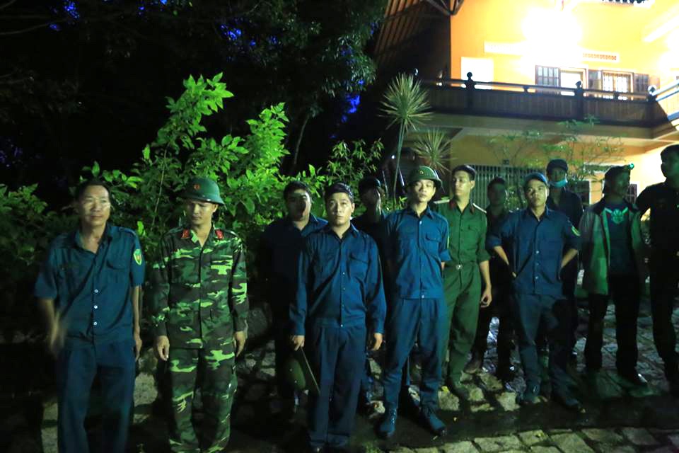 Phát hiện đuôi máy bay rơi, xác định danh tính 3 người bị nạn - 2
Lực lượng tìm kiếm cứu hộ, cứu nạn tạm dừng vì trời tối