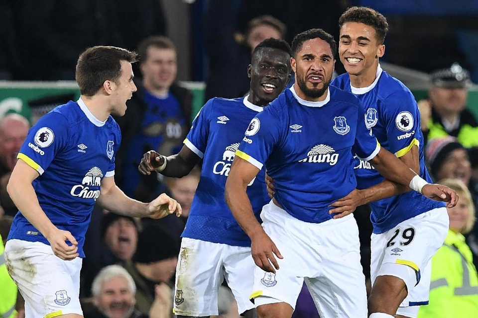 Nhìn lại thất bại cay đắng của Arsenal trên sân Everton - 18
Người ghi bàn là Williams, người trước đó là tội đồ trong bàn thua của Everton