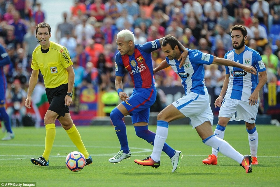 
Leganes (phải) từng thua Barcelona 1-5 ở mùa giải năm nay
