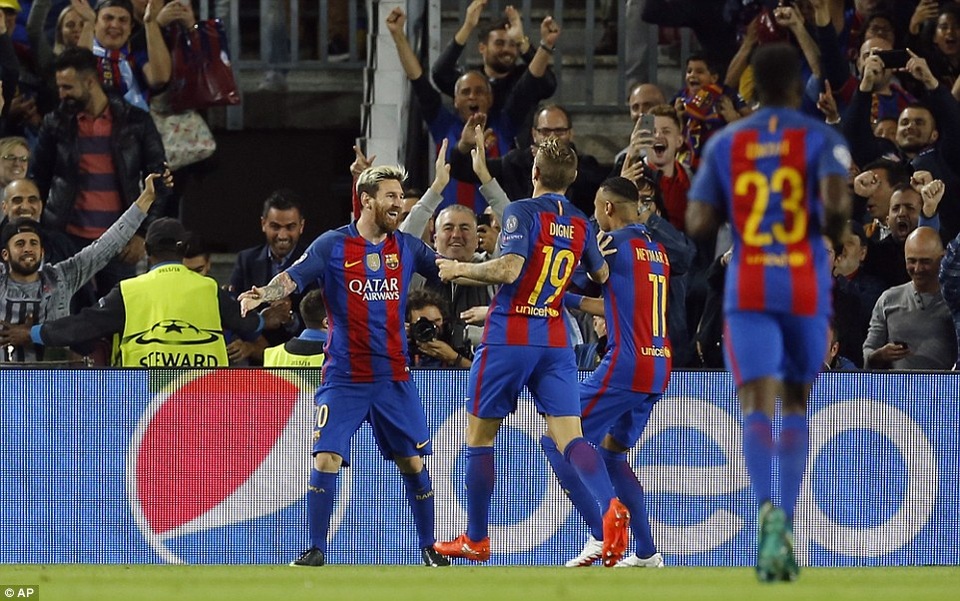 Barcelona 4-0 Man City: Cú hattrick của Messi - 3
Một lần nữa, Barcelona lại là nỗi ác mộng với Man City
