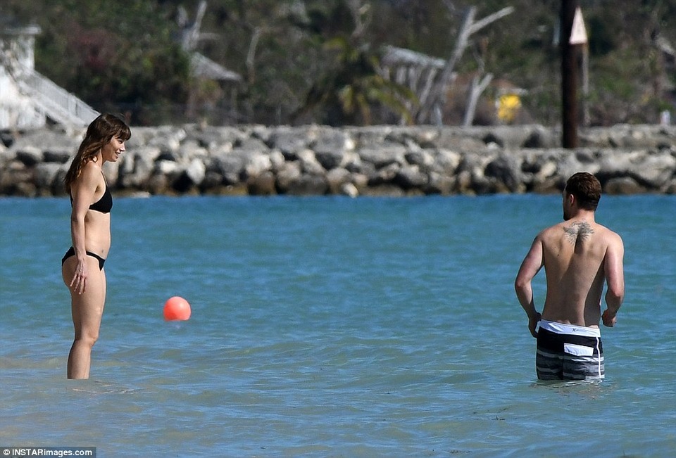 
Không chỉ Jessica bận rộn với dự án điện ảnh riêng, Justin cũng có những kế hoạch làm việc riêng. Anh đang tham gia quảng cáo cho bộ phim hoạt hình Trolls cùng Anna Kendrick.
