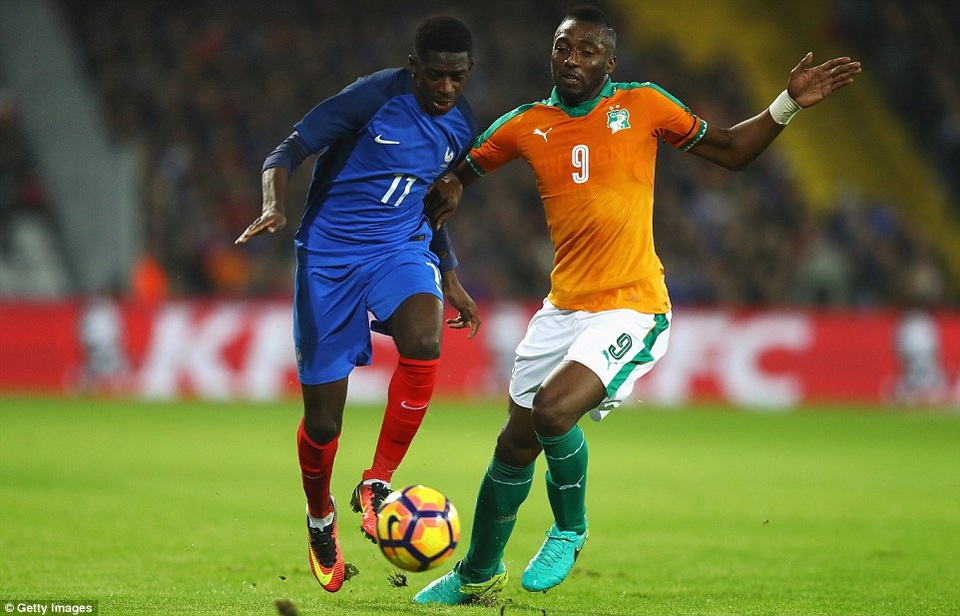 Pogba gây thất vọng, Pháp hòa nhạt trước Bờ Biển Ngà - 1
Dembele (trái) không gây được ấn tượng khi thi đấu trong màu áo tuyển Pháp