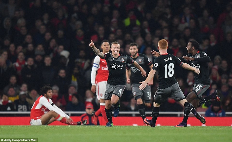 Arsenal thua đau trước Southampton trên sân nhà - 1
Jordy Clasie ăn mừng sau khi ghi bàn vào lưới Arsenal