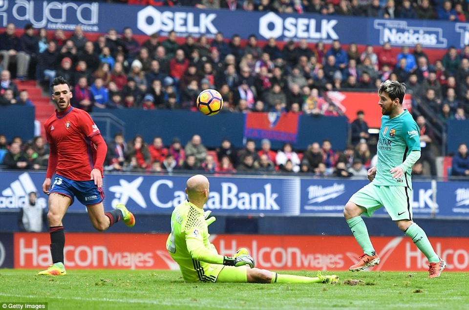 Osasuna 0-3 Barcelona: Cú đúp của Messi - 2
Messi tỏa sáng với cú đúp ở trận đấu này