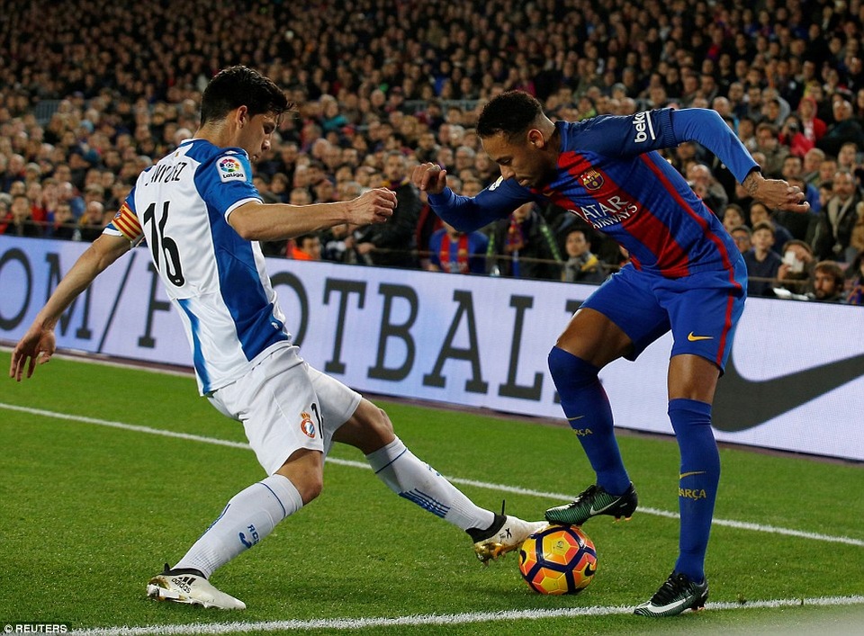 Luis Suarez lập cú đúp, Barcelona “vùi dập” Espanyol - 2
Barcelona chơi trên cơ hoàn toàn trước Espanyol