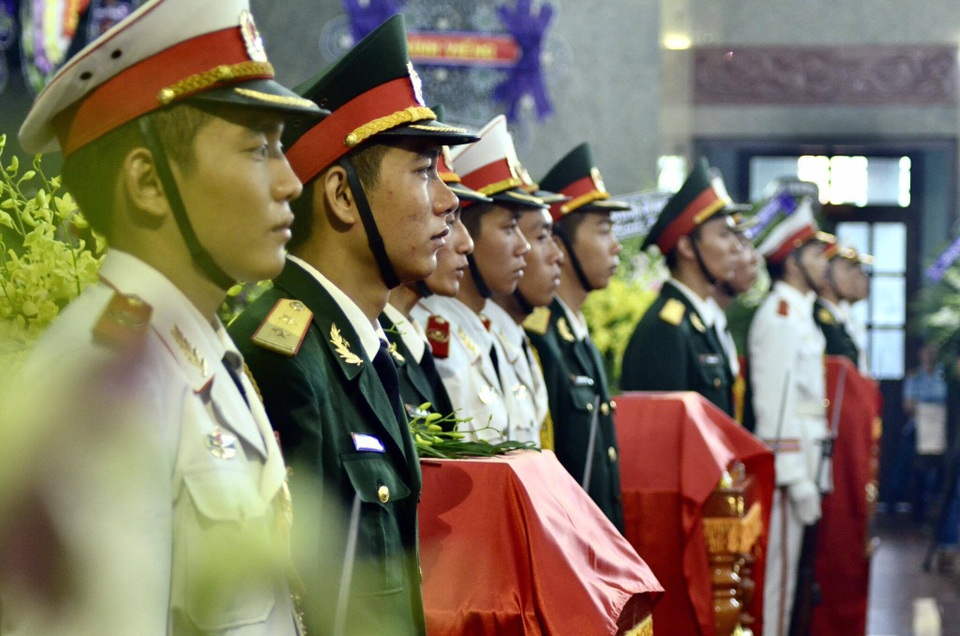 Tiễn biệt 3 phi công hy sinh khi bay huấn luyện trên đỉnh Bao Quan - 2 Tiễn biệt 3 phi công hy sinh khi bay huấn luyện trên đỉnh Bao Quan - 2