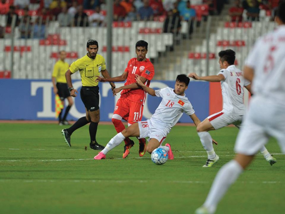 Những khoảnh khắc đẹp trong chiến thắng lịch sử của U19 Việt Nam trước Bahrain - 3
U19 Việt Nam tổ chức phòng ngự đầy chặt chẽ, hiệu quả