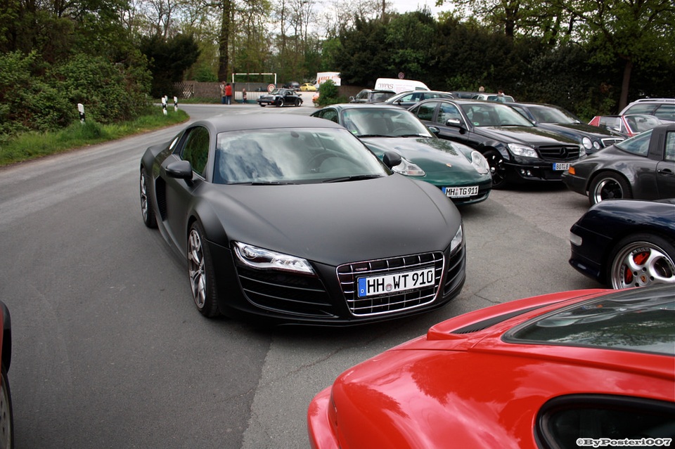 Những chiếc siêu xe đẹp ngỡ ngàng trong màu "áo" nhám - 11
Audi R8