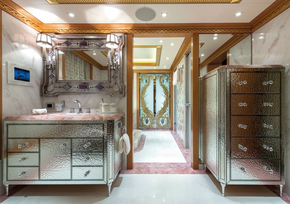 Ngắm chiếc siêu du thuyền xa xỉ đắt bằng... 50 chiếc Rolls-Royce - 5