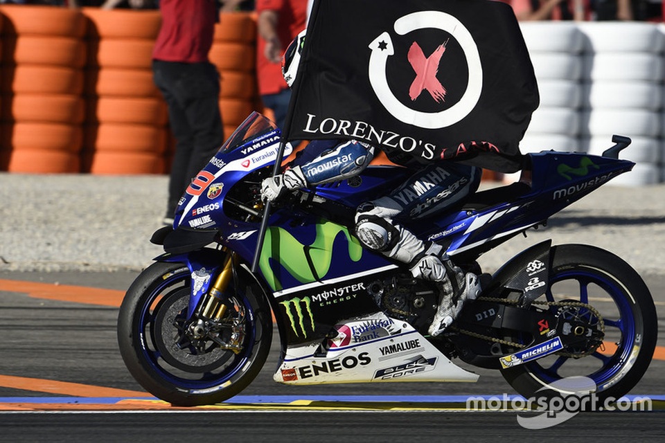 Jorge Lorenzo chiến thắng trong ngày chia tay Yamaha - 2 Jorge Lorenzo chiến thắng trong ngày chia tay Yamaha - 2