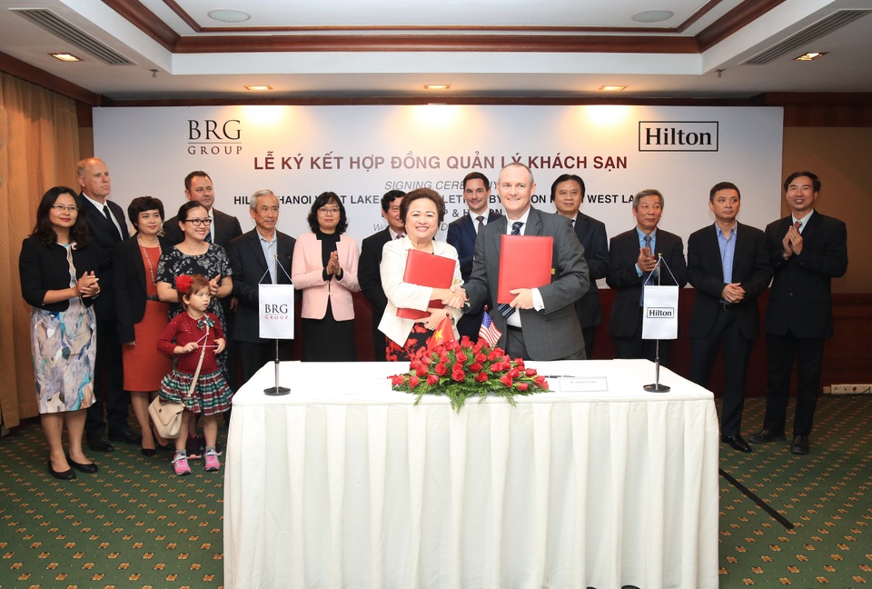 Công ty Cổ phần Khách sạn Thắng Lợi và Hilton Worldwide ký kết Hợp đồng quản lý - 1
Công ty Cổ phần Khách sạn Thắng Lợi và Hilton Worldwide ký kết Hợp đồng quản lý tổ hợp hai thương hiệu khách sạn đẳng cấp