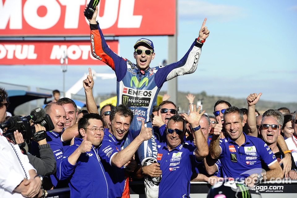 Jorge Lorenzo chiến thắng trong ngày chia tay Yamaha - 1 Jorge Lorenzo chiến thắng trong ngày chia tay Yamaha - 1