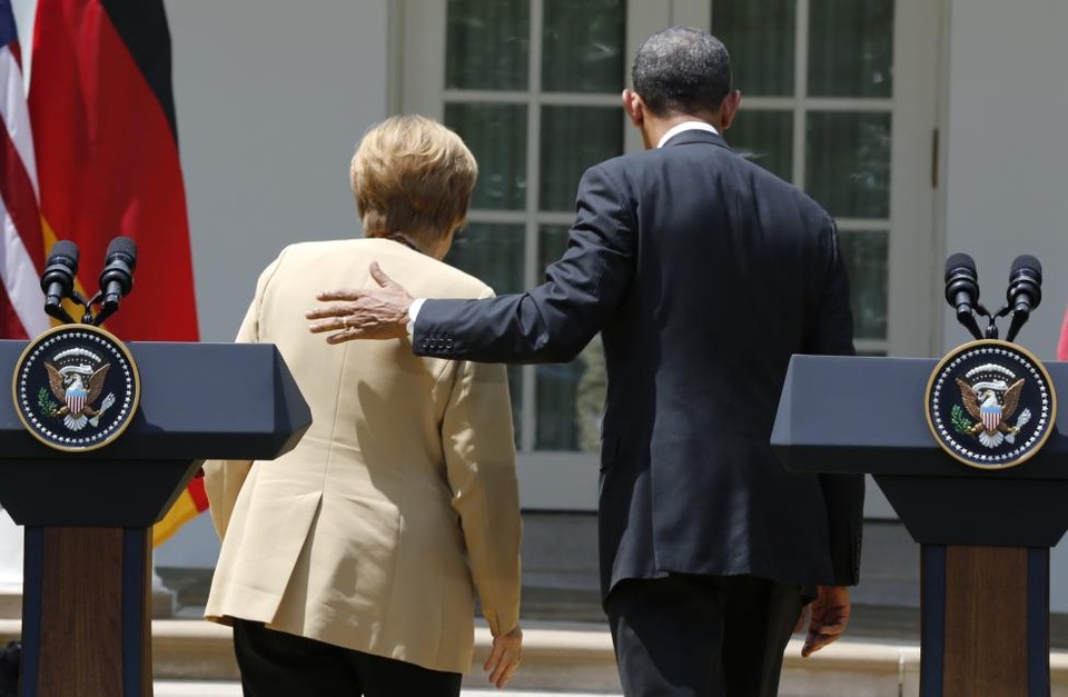Ông Obama ăn tối riêng với Thủ tướng Đức - 14
Ông Obama và bà Merkel bước đi sau cuộc họp báo chung tại Nhà Trắng tháng 5/2014. (Ảnh: Reuters)